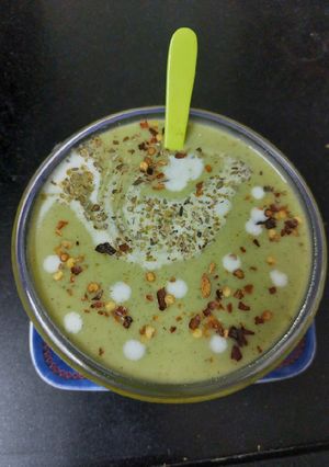 ક્રીમ ઓફ ઝુકીની સુપ (Cream Of Zucchini Soup Recipe In Gujarati) રેસીપી મુખ્ય ફોટો