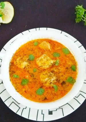 A picture of Thai Coconut Chicken Curry.