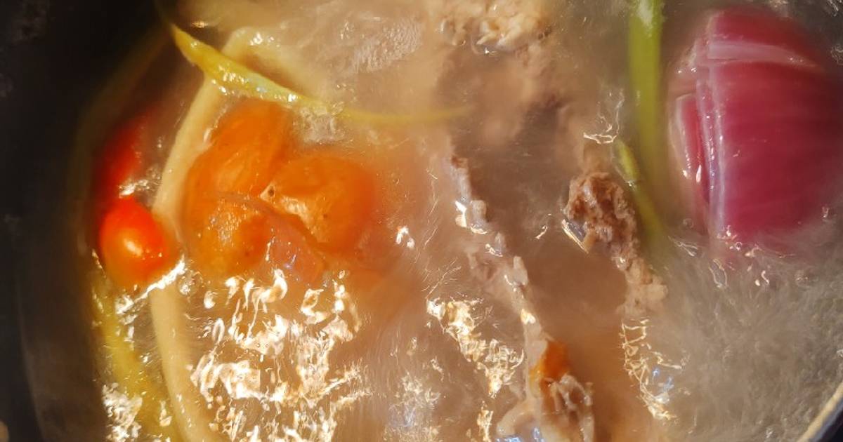 Consomé o caldo de pollo Ecuatoriano Receta de Taty Zambrano- Cookpad