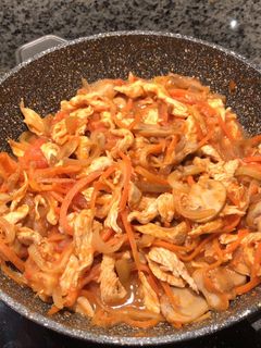 Una foto de Fajitas de pollo y verduras