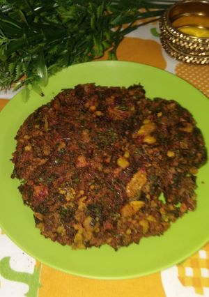 बेसन वाली लाल भाजी (Besan wali lal bhaji recipe in Hindi) रेसिपी मुख्य फोटो