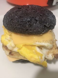 蝶豆花全麥雞肉豆腐排漢堡 的食譜成品照片