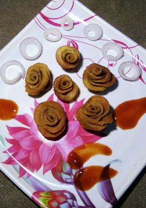 গোলাপ পিঠা (Golap pithe recipe in Bengali) রেসিপির প্রধান ছবি