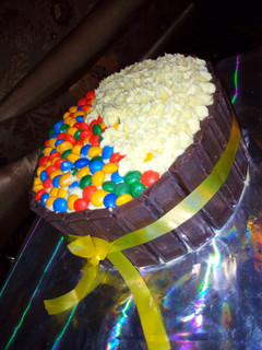 A picture of Butter icing with chocolate decorated.