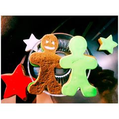 Vegan Gingerbread men cookies A picture of Vegan Gingerbread men cookies.