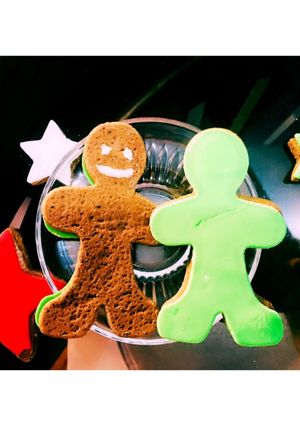 A picture of Vegan Gingerbread men cookies.