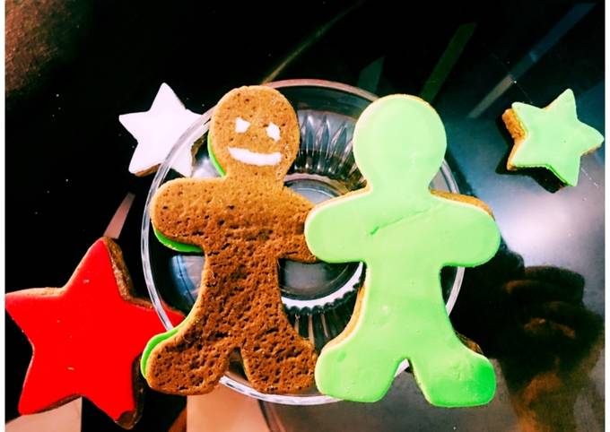 Vegan Gingerbread men cookies