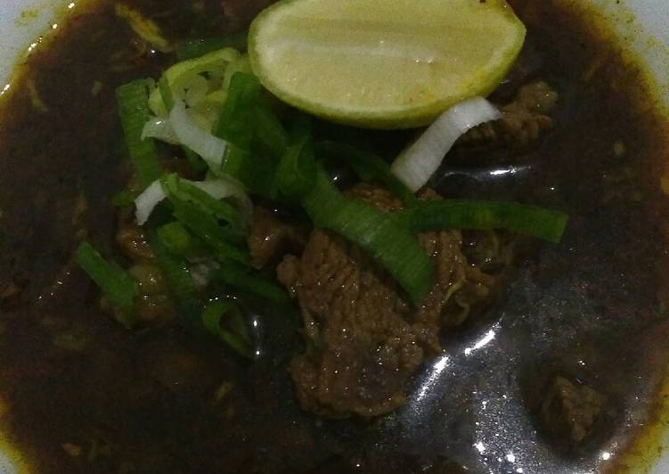 Rawon sapi ala "Bamboe"