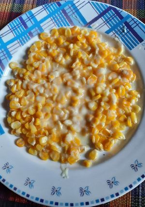 A picture of Butter and Cheese corn pizza.