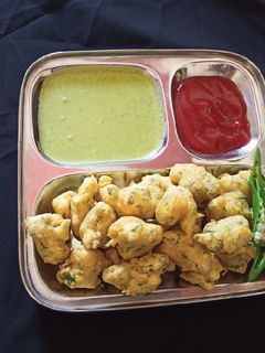 મેથી ના ગોટા (Methi Gota Recipe In Gujarati) રેસીપી મુખ્ય ફોટો
