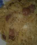 Espaguetti Cinta ancha con salchicha y queso rallado!!