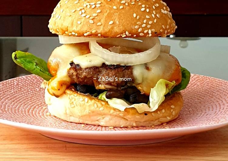 Portobello &amp; Beef Burger