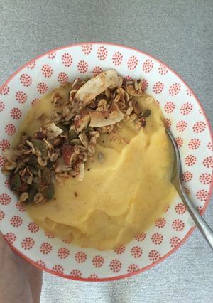 A picture of Tropical smoothie bowl.