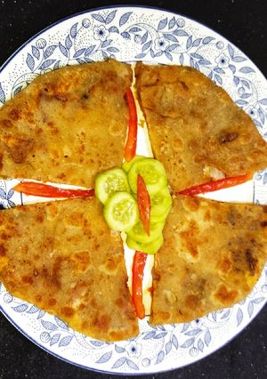 A picture of Karachi Cheesy Masala Paratha 😋.