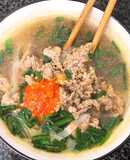 Phở Bò Tái Với Nước Luộc Gà Ăn Sáng Làm Trong Một Nốt Nhạc