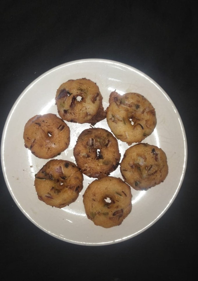 அரிசி மாவு வடை(ஊளுந்து சேர்க்காதது) செய்முறை முக்கிய புகைப்படம்