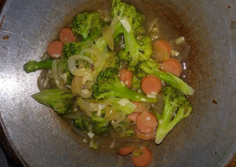 Brokoli campur sosis