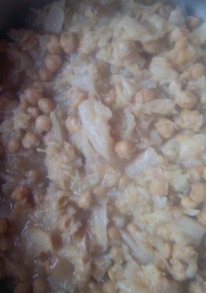 Una foto de Empedrado de garbanzos y repollo