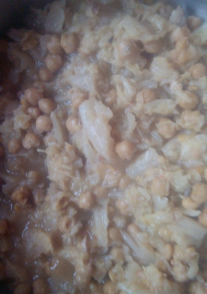 Una foto de Empedrado de garbanzos y repollo