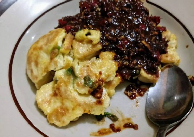 Langkah Mudah untuk Membuat 10. Tahu Telur Bumbu Petis #BikinRamadanBerkesan, Enak