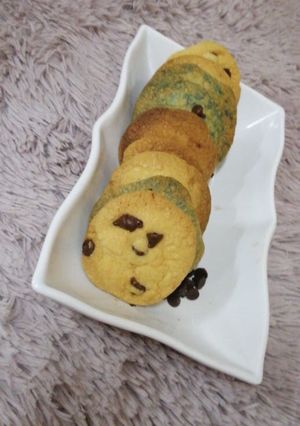 صورة لوصفة كوكيز بثلاث ألوان