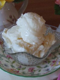 Una foto de Helado sencillo de limón