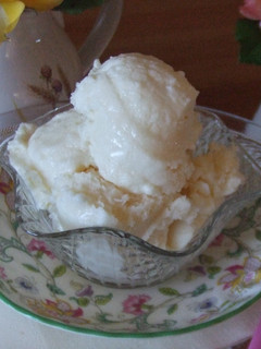 Una foto de Helado sencillo de limón