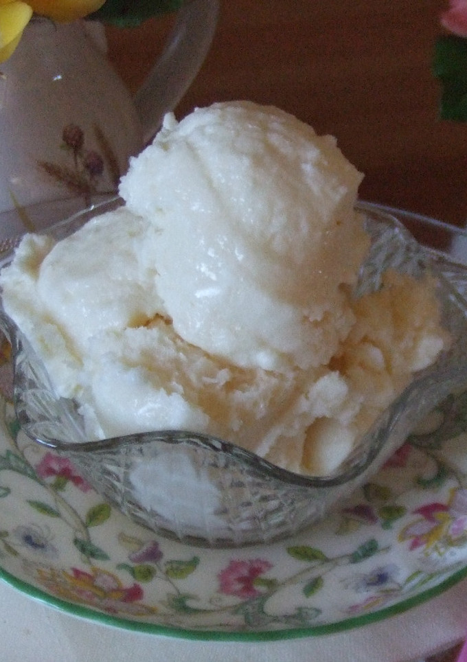 Una foto de Helado sencillo de limón