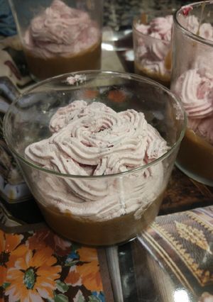 Foto principal de Postre de chocolate con Chantilly de frutos rojos