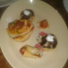 A picture of Pizza roses.