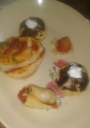 A picture of Pizza roses.