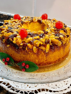 Una foto de Pastel con frutos secos caramelizados