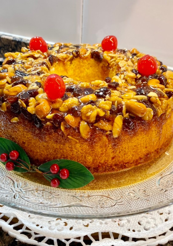 Una foto de Pastel con frutos secos caramelizados
