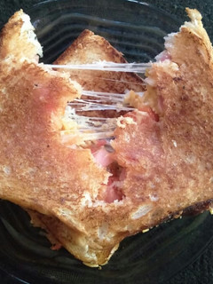 A picture of Cheese Bread sandwich.