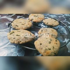 A picture of Iyengar style Jowar cookies.