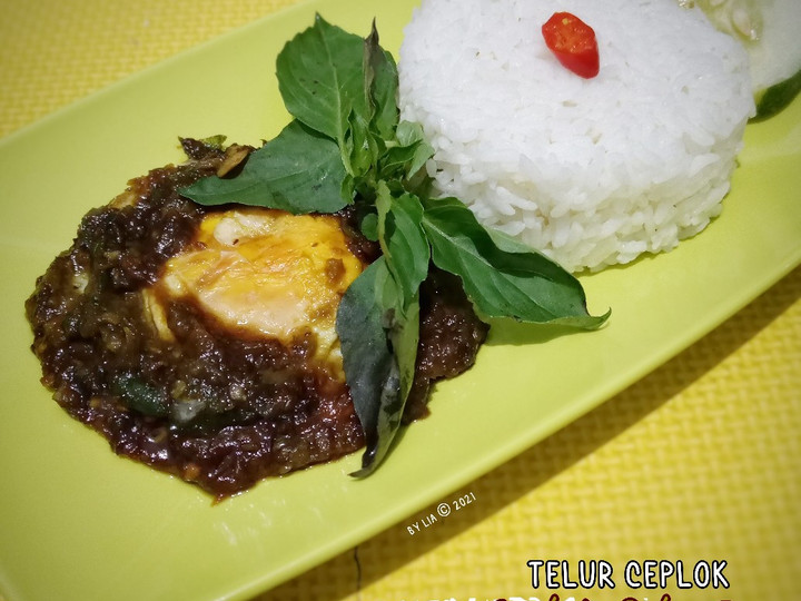 Cara Gampang Menyiapkan Telur Ceplok Sambal Cabe Ijo, Menggugah Selera