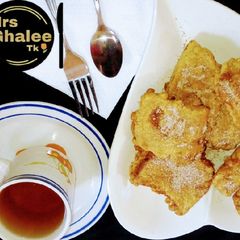 A picture of Deep fried french toast.