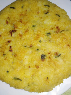 Una foto de Tortilla de patatas vegana (sin huevo)