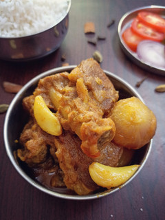 খাসির মাংসের ঝোল (khasir mangsher jhol recipe in Bengali) রেসিপির প্রধান ছবি
