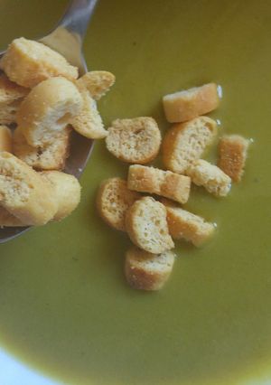 Magnéziumbomba: zöldborsókrémleves kicsi szalonnával recept fotója