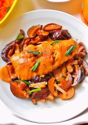 Hình của món Cánh Gà Rim Nấm Hương.