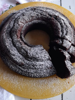 Foto di Ciambellone morbido con cacao e nutella