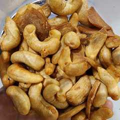 A picture of Kacang Mete goreng.