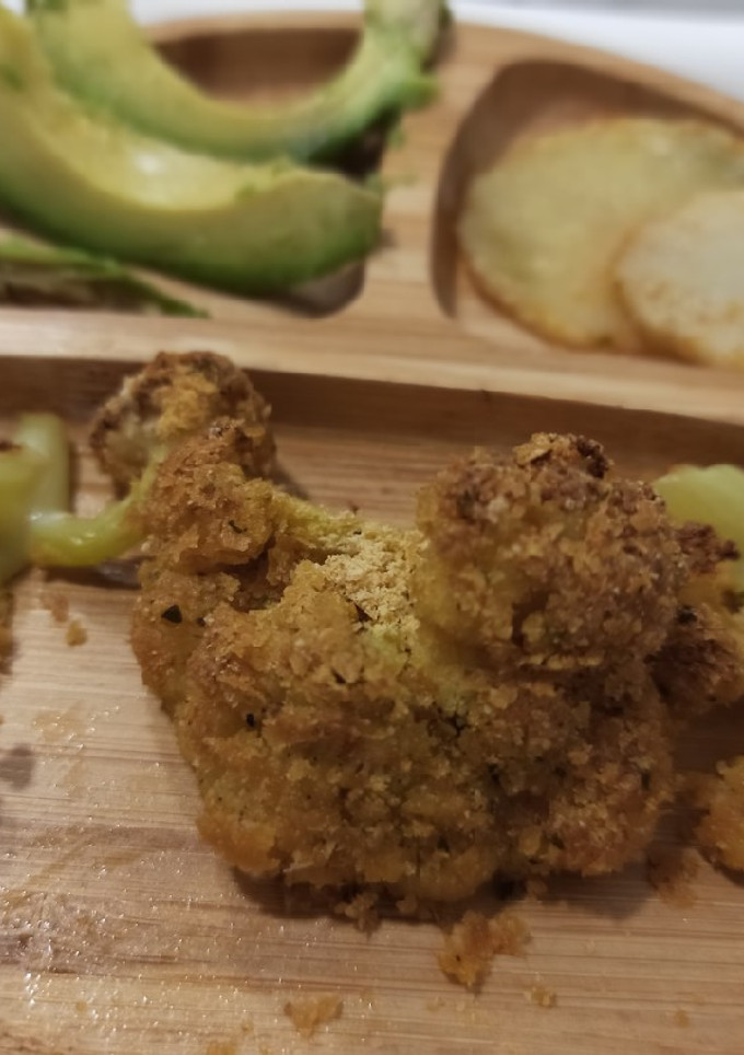 Una foto de Arbolitos de coliflor al horno (BLW)