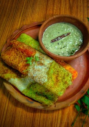 গাজর পালংশাকের ট্রাই কলার চিলা(gajorpalong shaker tricolour chilla recipe in Bengali) রেসিপির প্রধান ছবি