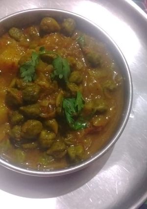 हरे चने आलू की सब्जी (hare chane aloo ki sabzi recipe in Hindi) रेसिपी मुख्य फोटो