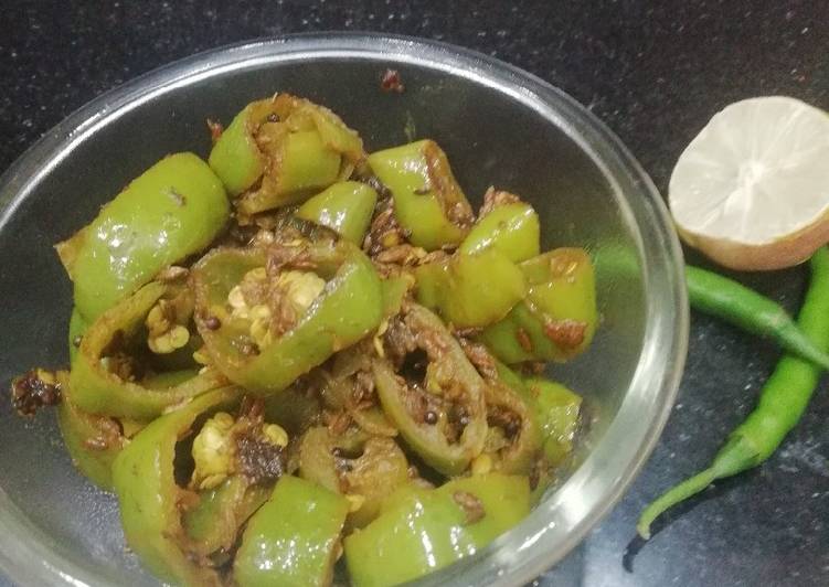 Recipe of Favorite Hari mirch ke Tipore(lnstant Green chilli pickle)