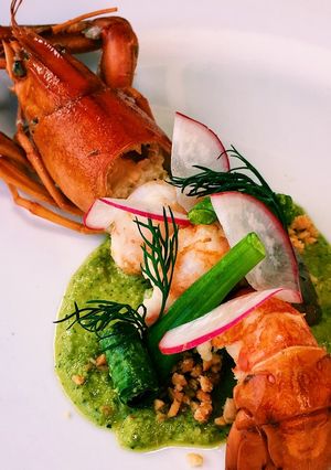 รูปของ กุ้งก้ามแดงลุยสวน