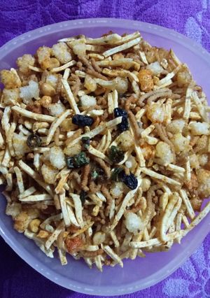 ફરાળી ચેવડો(fradi chevdo Recipe in Gujarati) રેસીપી મુખ્ય ફોટો
