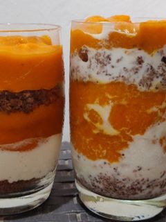आमरस मड क्रीमी डेझर्ट (aamras mud creamy dessert recipe in marathi) रेसिपी चे मुख्य फोटो 